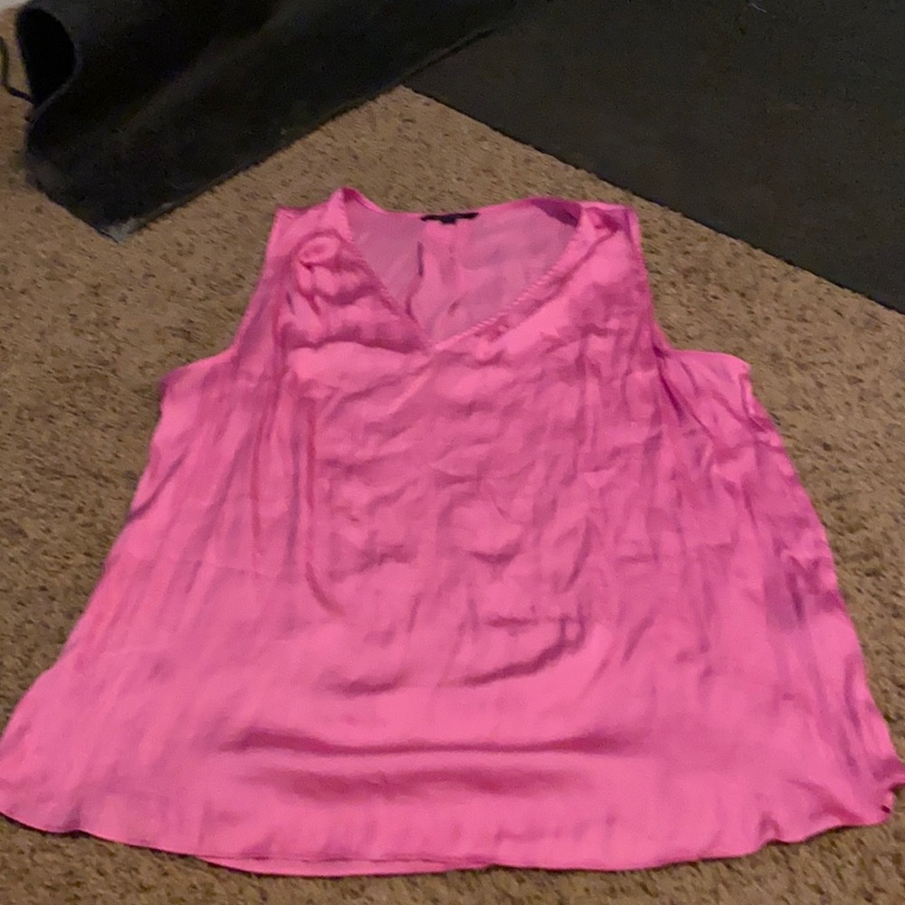 XL shiny sleeve less blouse